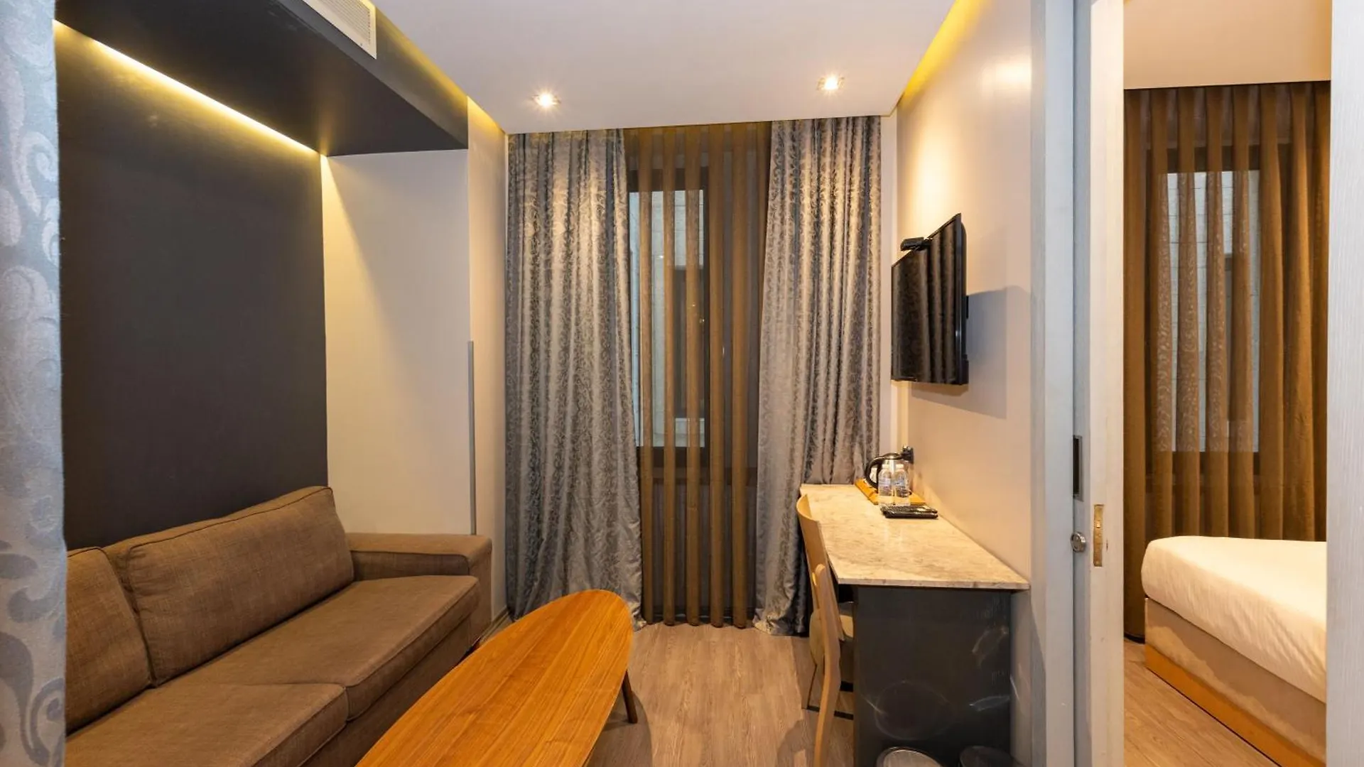 Pera Tulip Hotel & Spa Istanbul 4*,