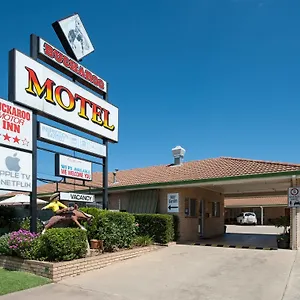 Buckaroo Motor 3*, Warwick Australia